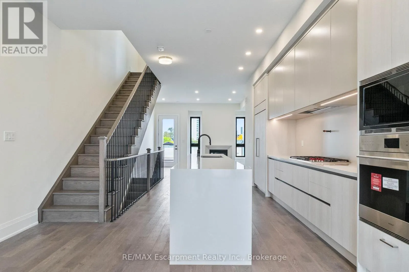 2 - 138 EAST STREET, #2