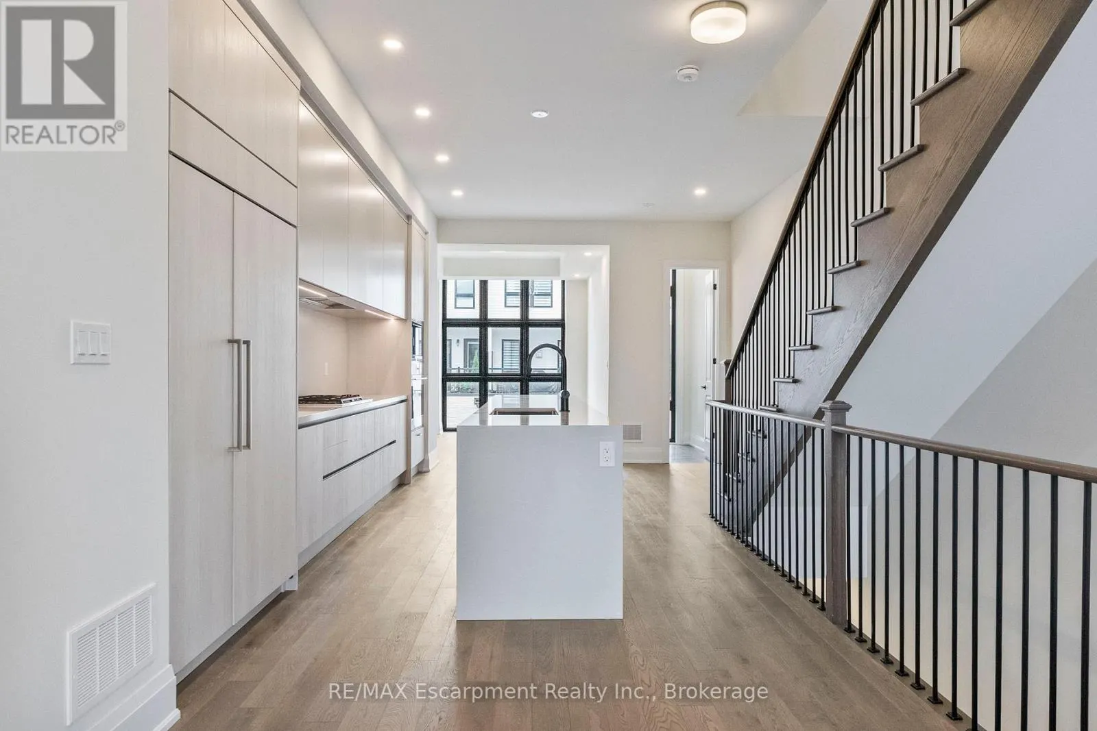 2 - 138 EAST STREET, #2