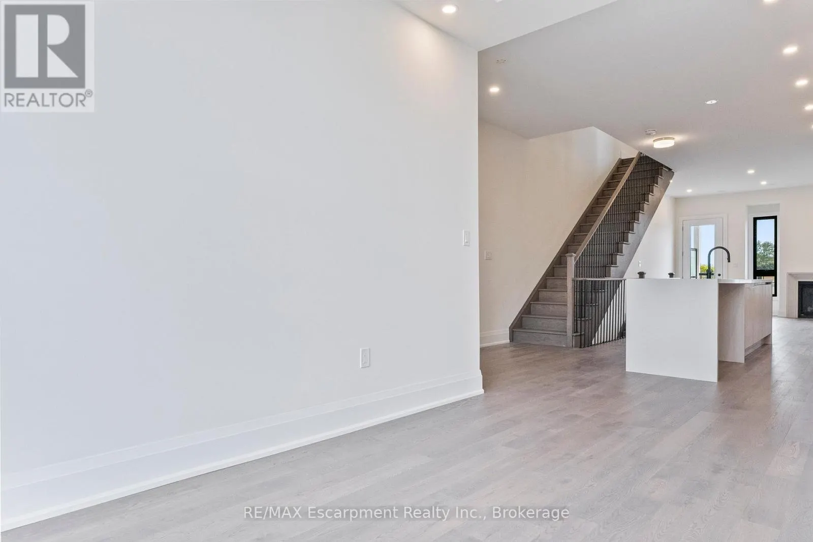 2 - 138 EAST STREET, #2