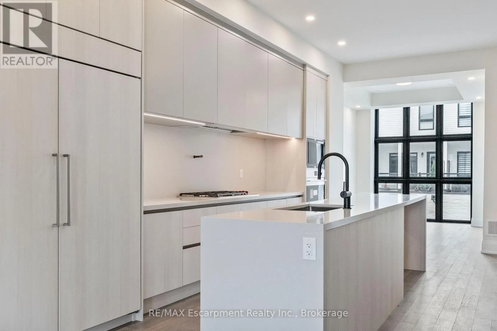 2 - 138 EAST STREET, #2