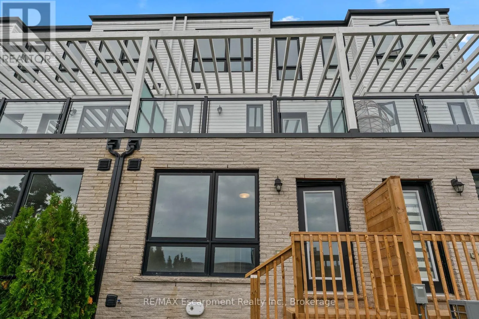 2 - 138 EAST STREET, #2