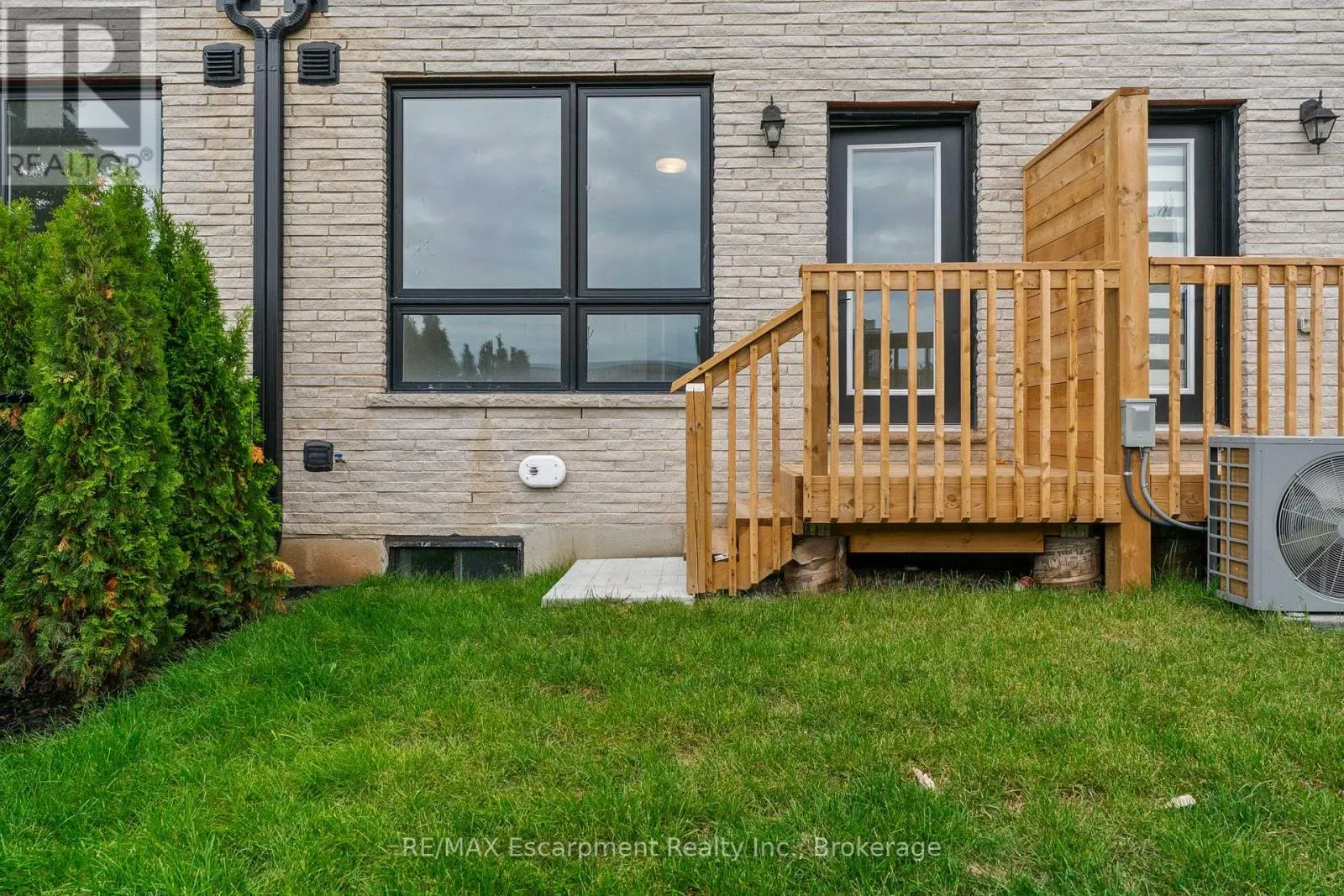 2 - 138 EAST STREET, #2