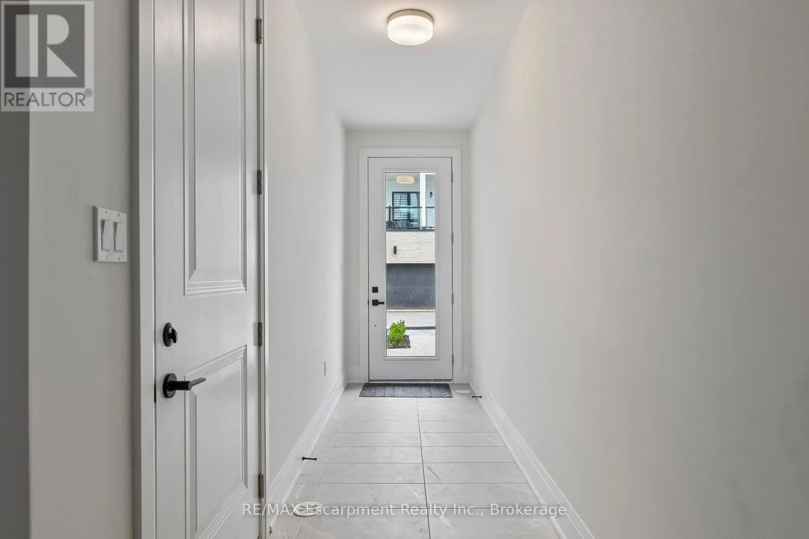 2 - 138 EAST STREET, #2