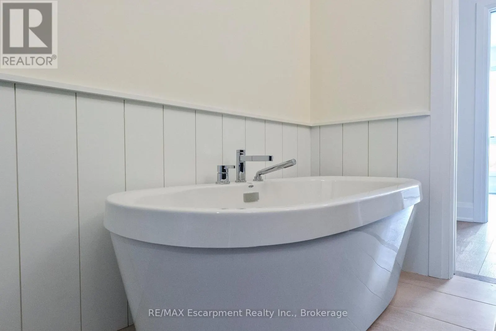 2 - 138 EAST STREET, #2