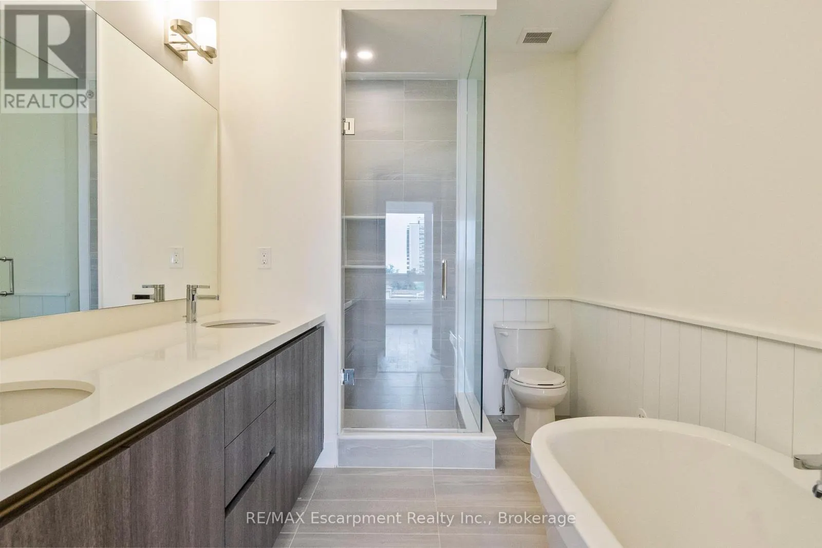 2 - 138 EAST STREET, #2