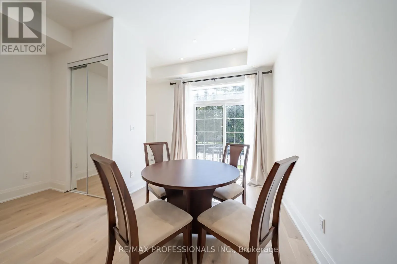 2 - 95 BROOKFIELD ROAD