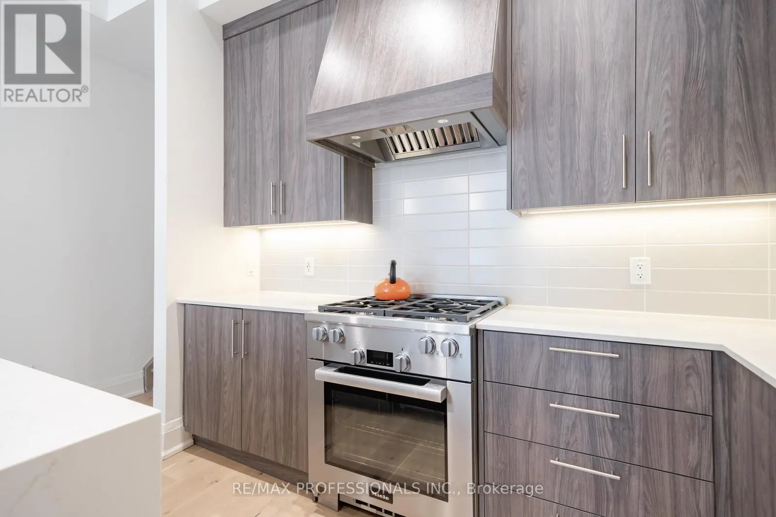 2 - 95 BROOKFIELD ROAD