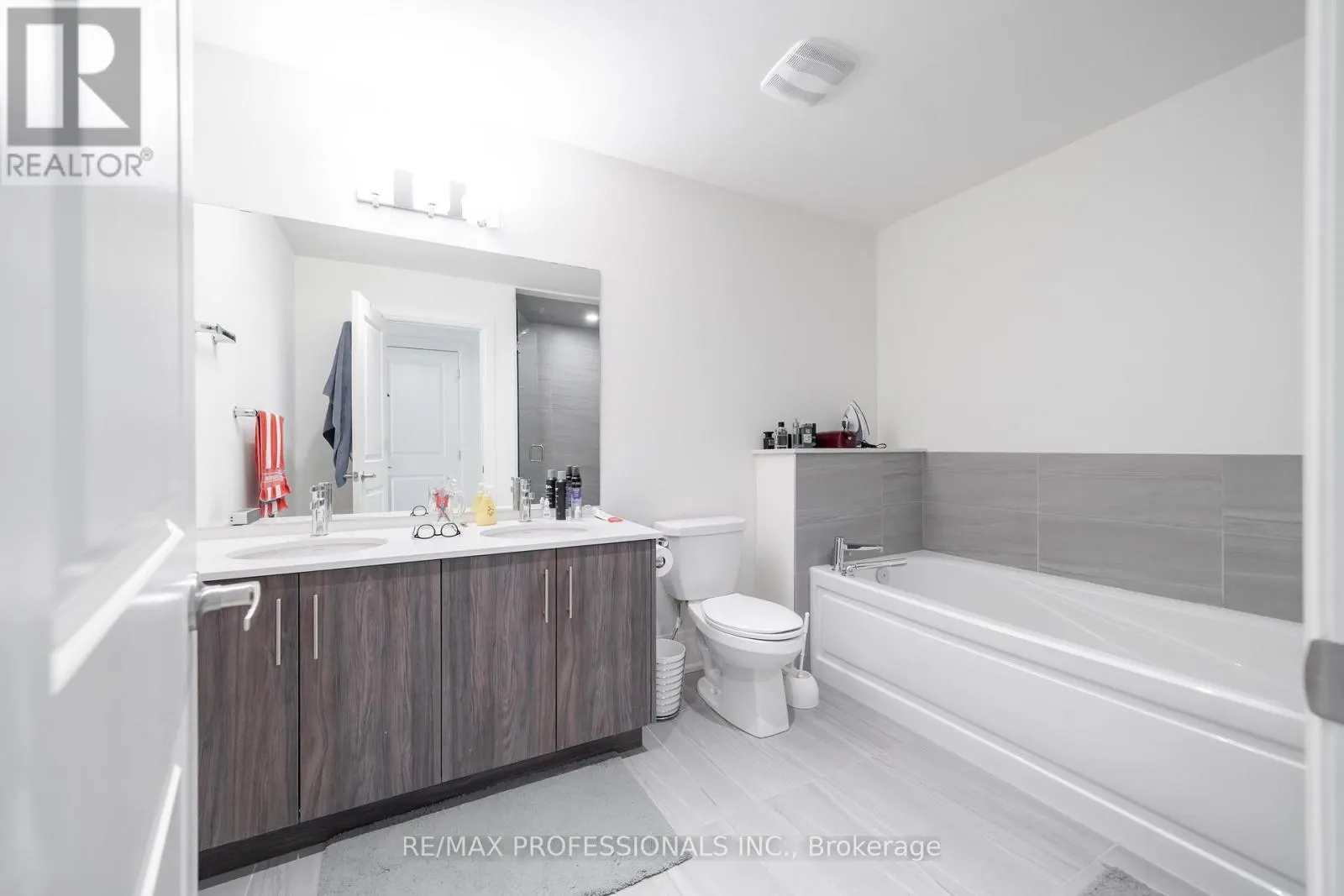 2 - 95 BROOKFIELD ROAD