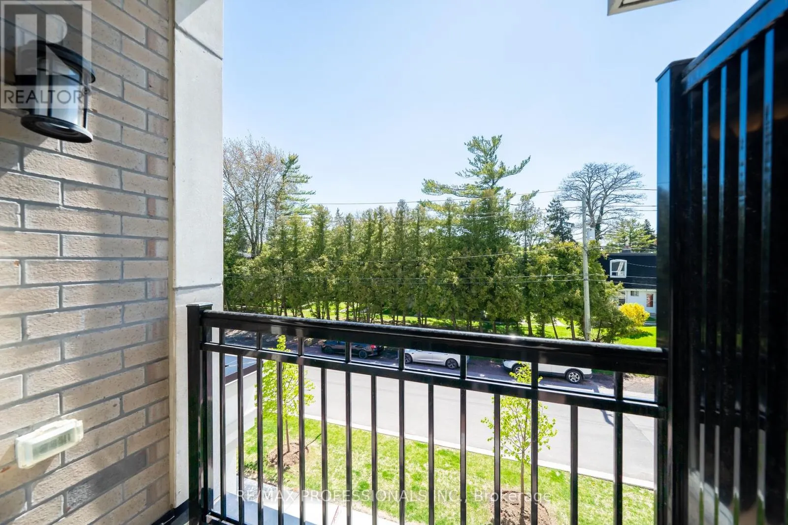 2 - 95 BROOKFIELD ROAD