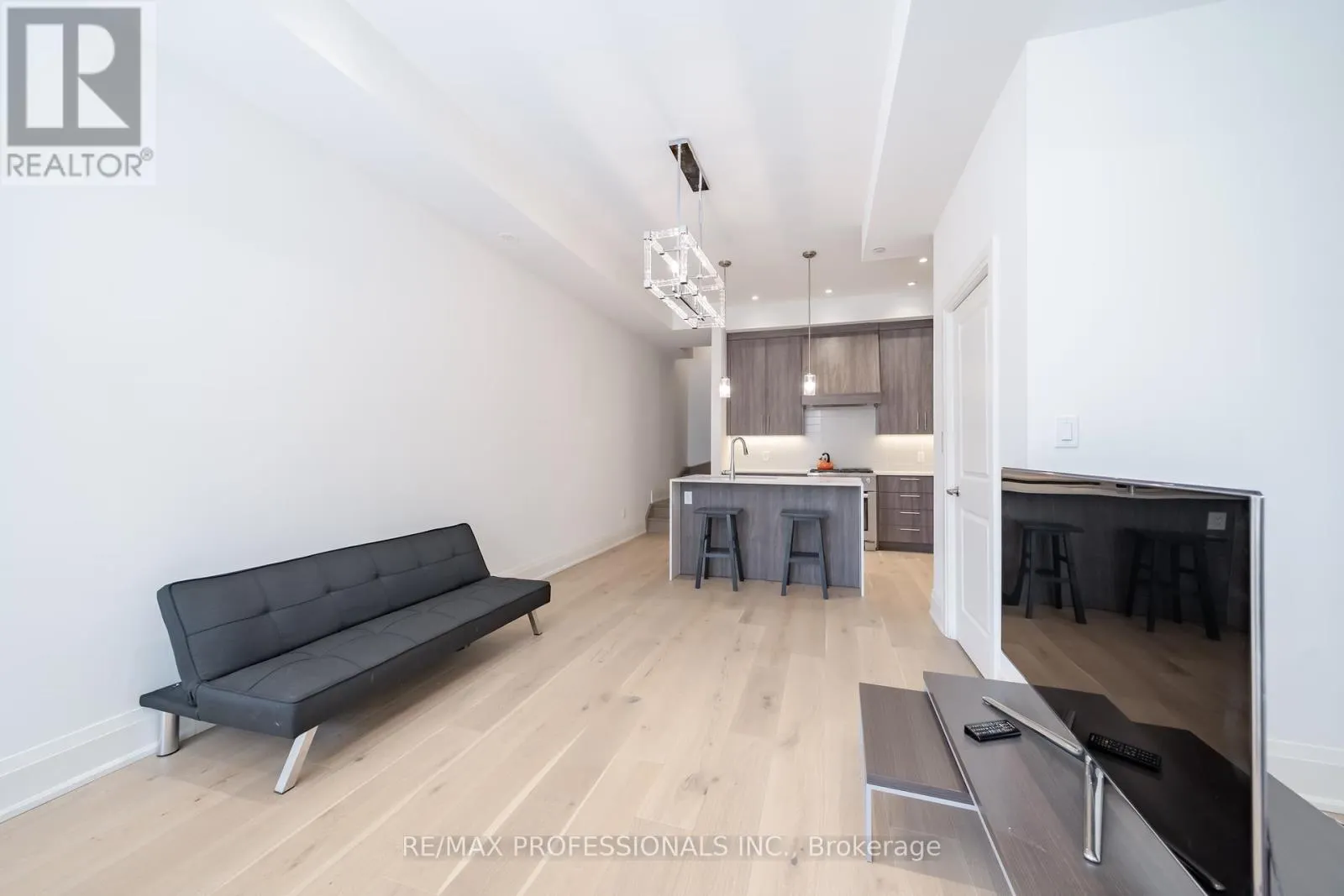 2 - 95 BROOKFIELD ROAD