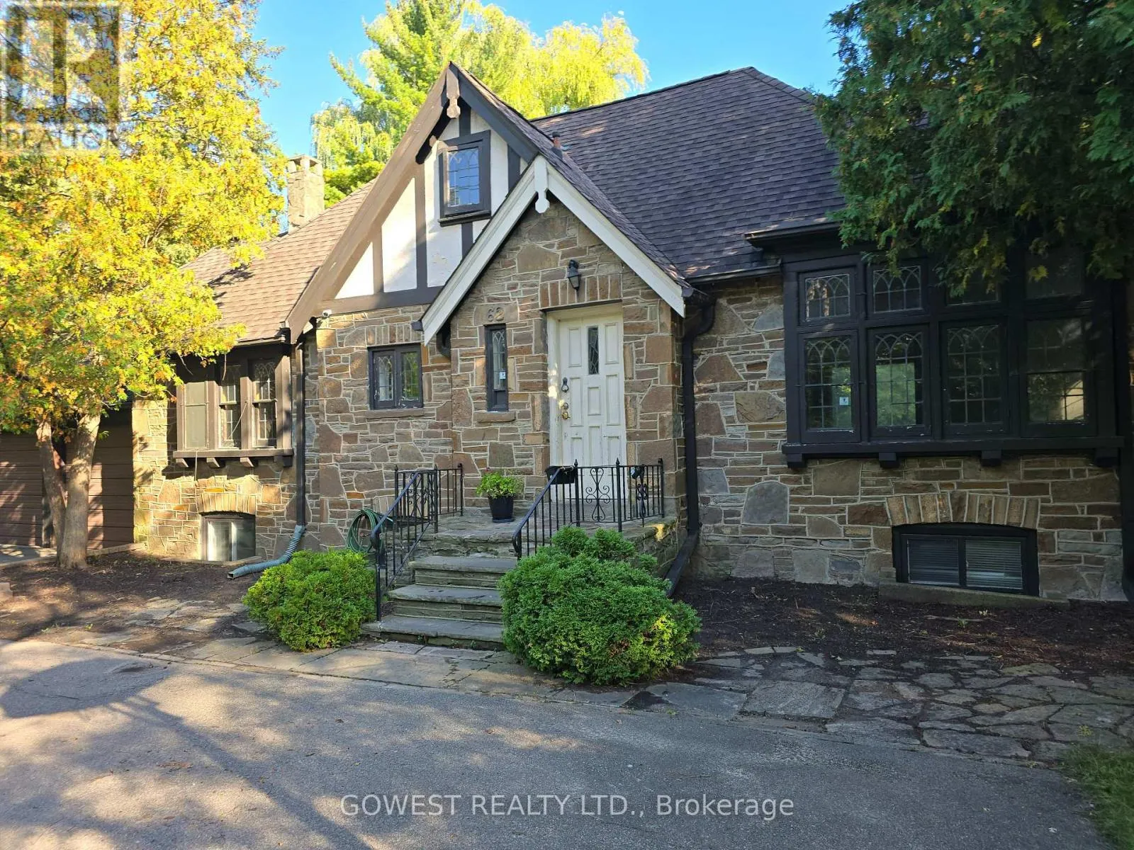 62 PINEWOOD TRAIL