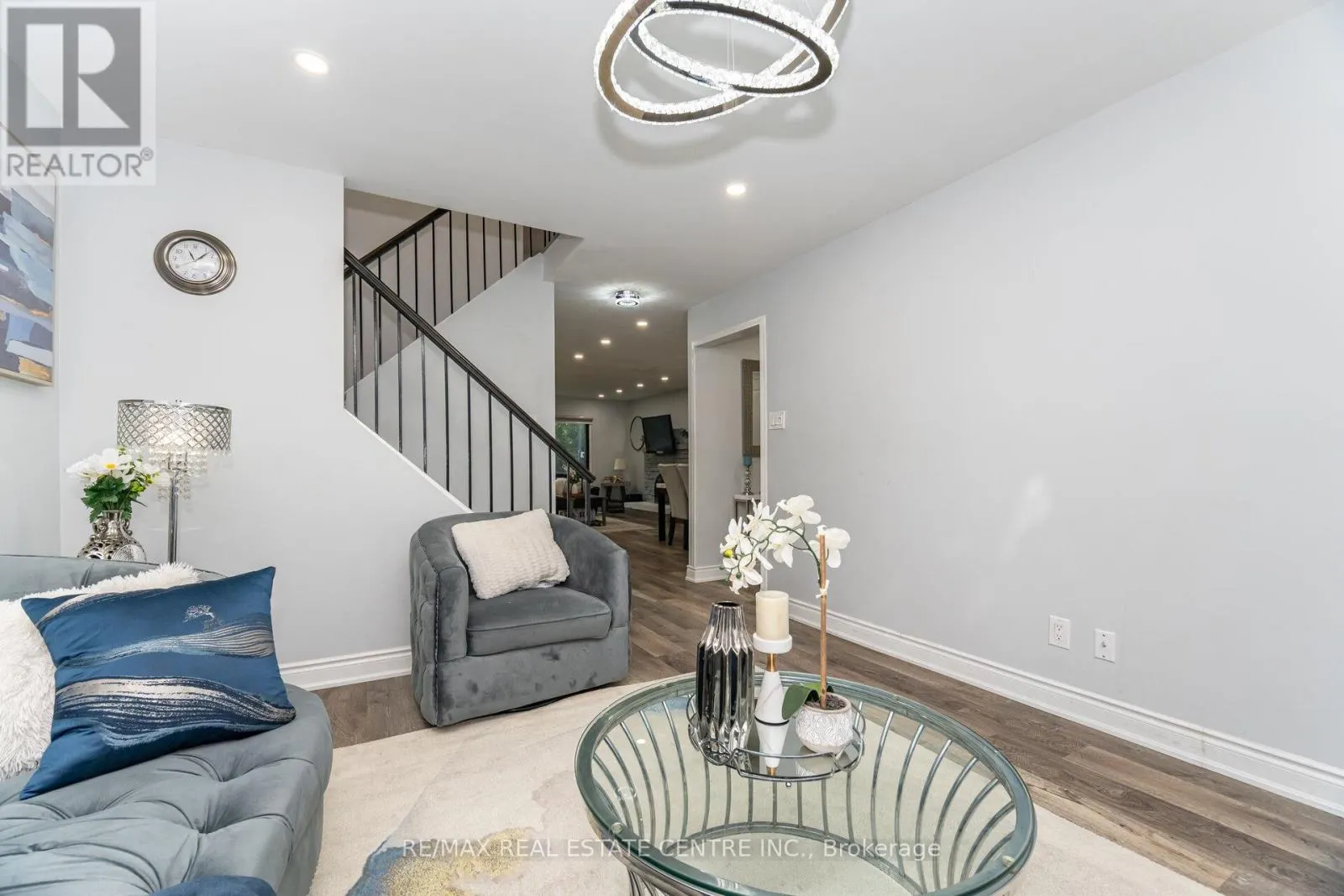 44 ABELARD AVENUE