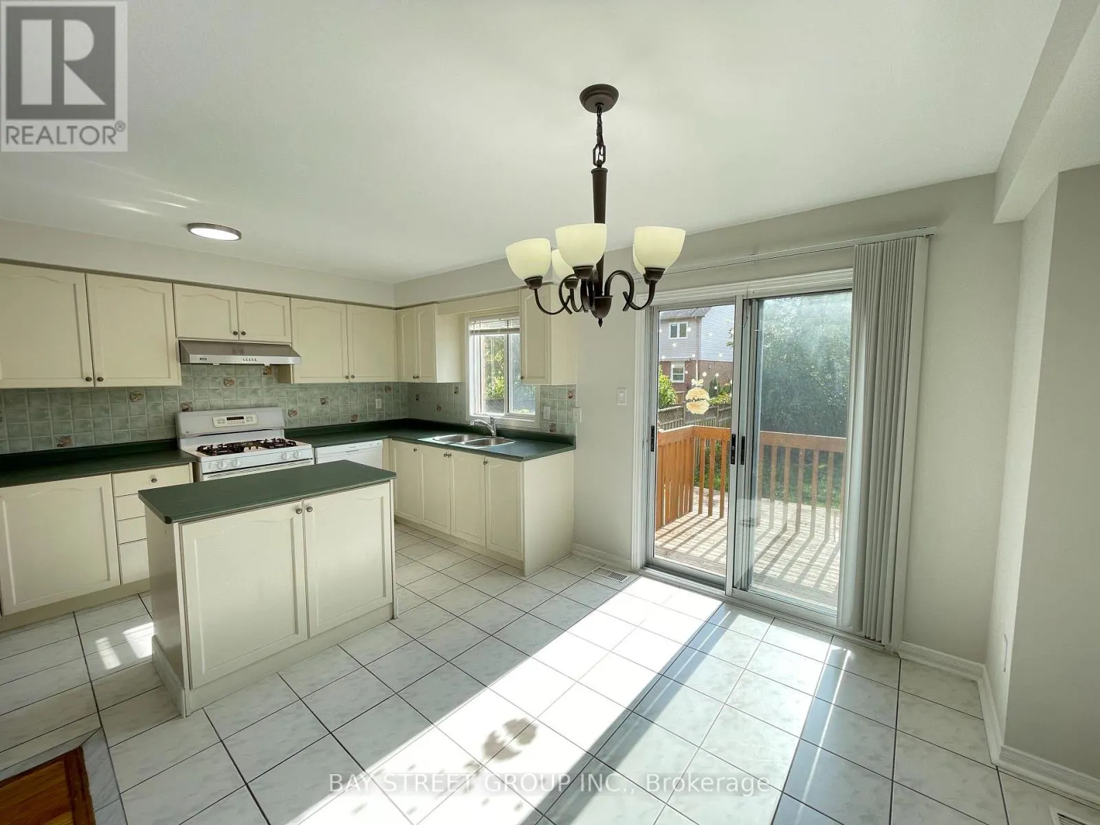 4404 VALLENCE DRIVE