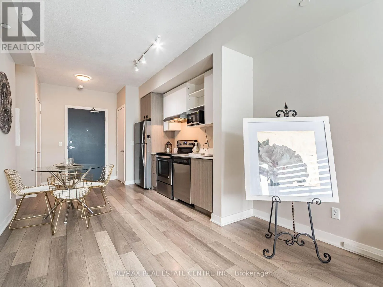B314 - 5240 DUNDAS STREET
