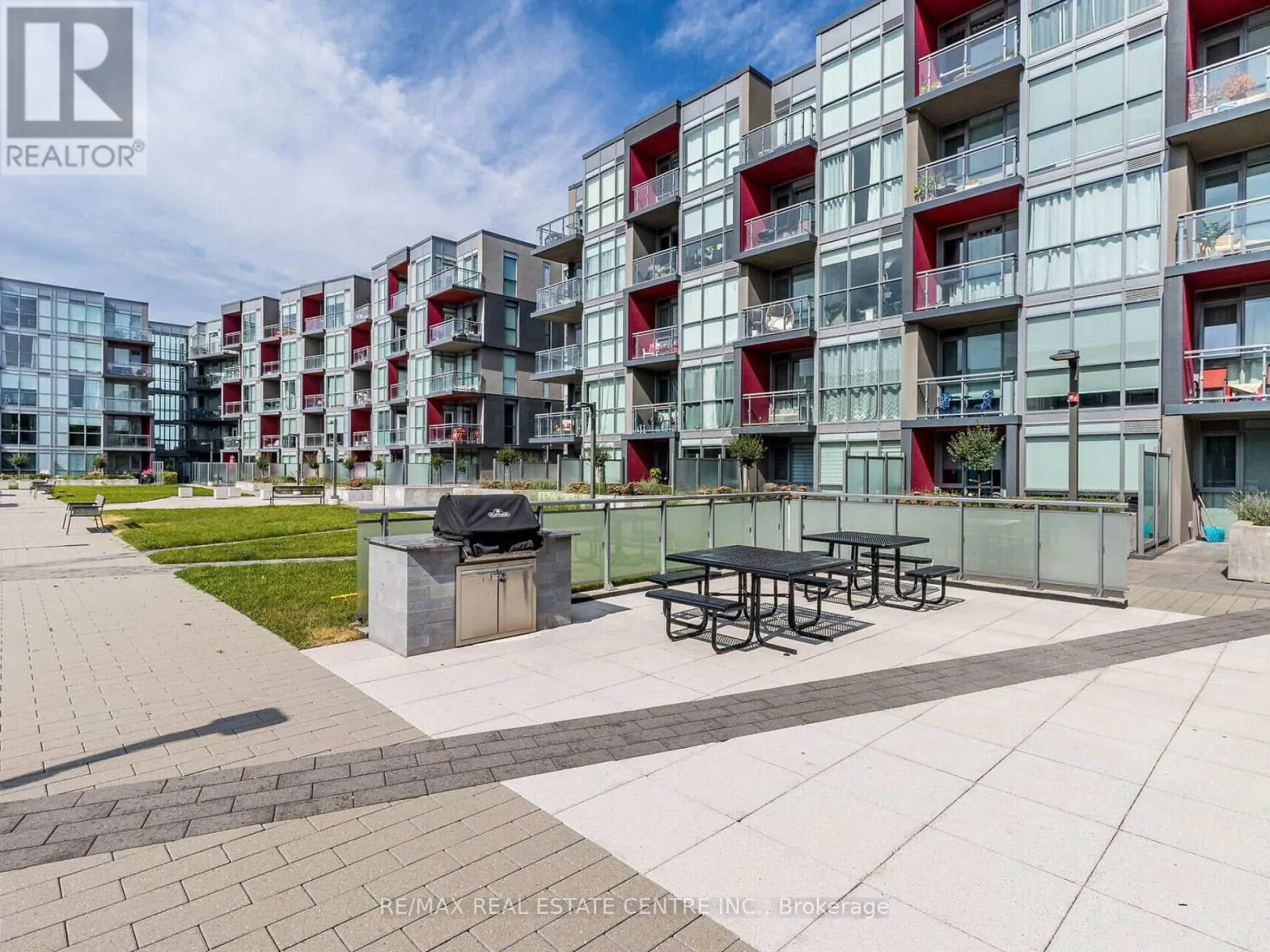 B314 - 5240 DUNDAS STREET
