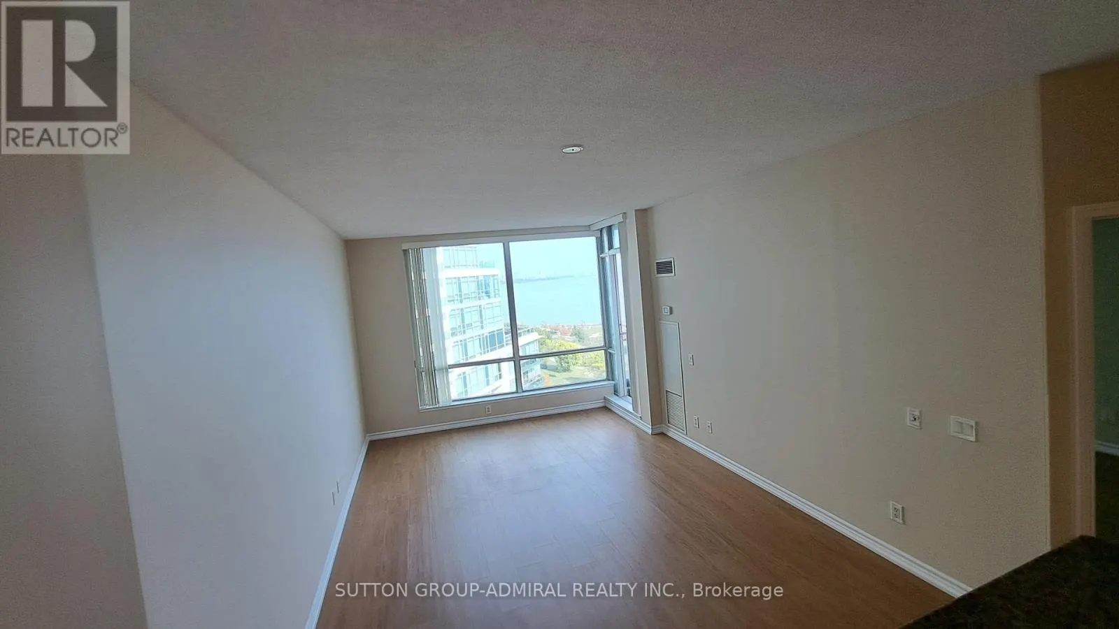 901 - 5 MARINE PARADE DRIVE