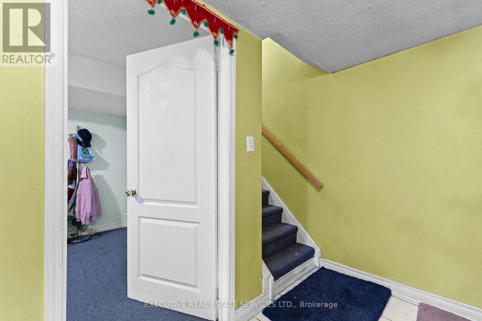 11 UPWOOD PLACE
