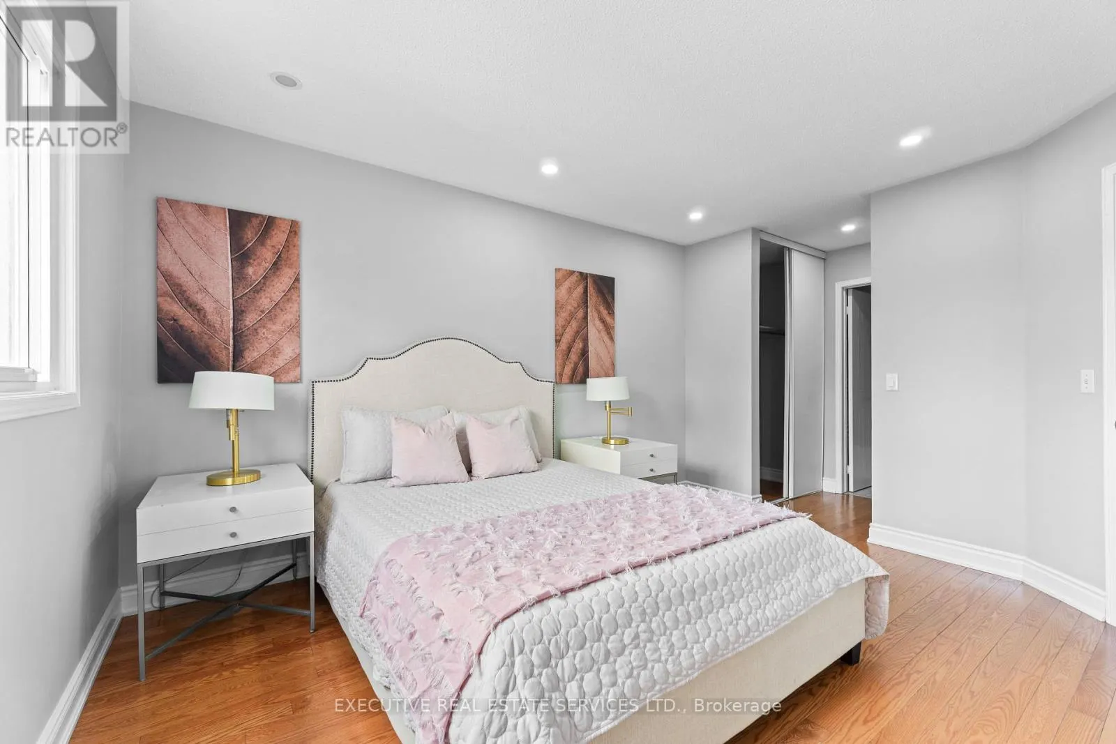 11 UPWOOD PLACE
