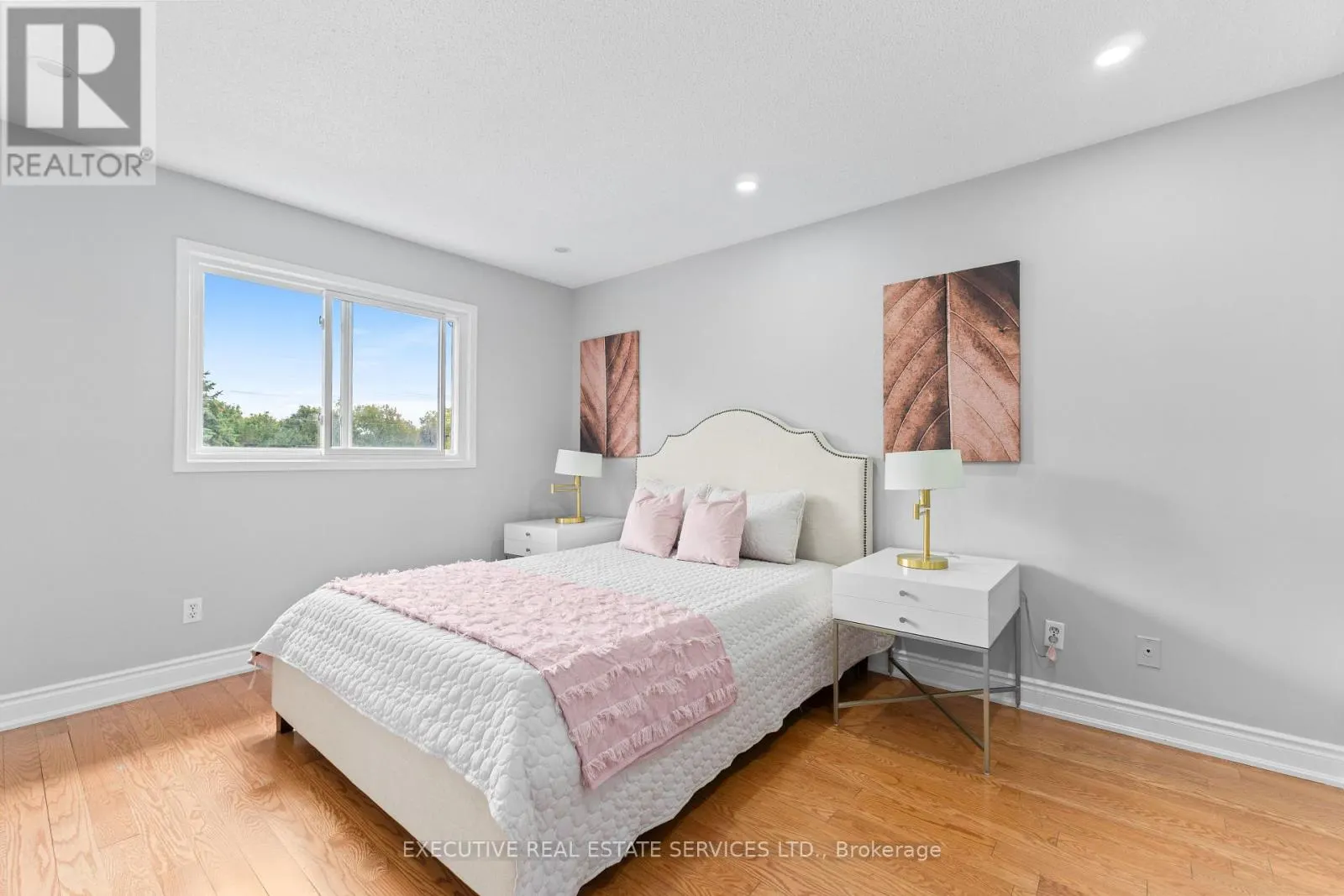 11 UPWOOD PLACE