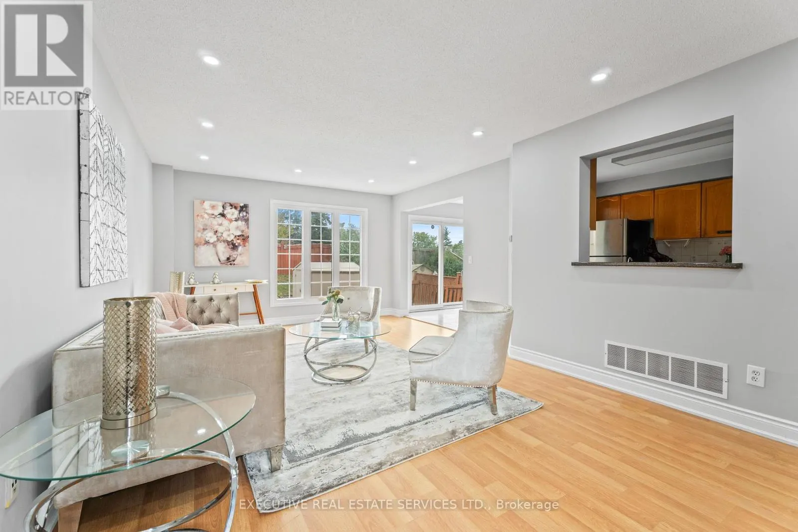 11 UPWOOD PLACE