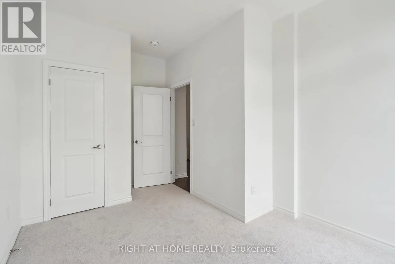 2495 LITTLEFIELD CRESCENT
