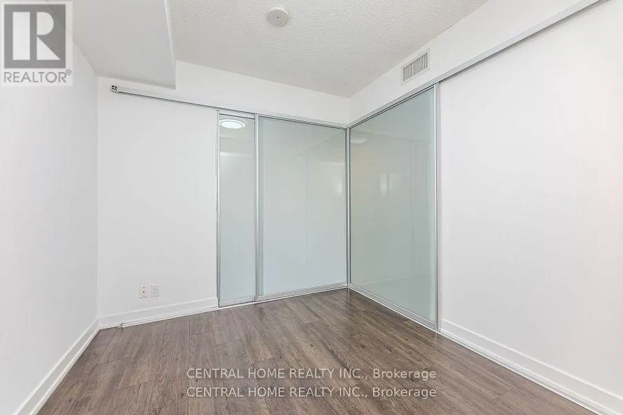 607 - 2220 LAKE SHORE BOULEVARD W