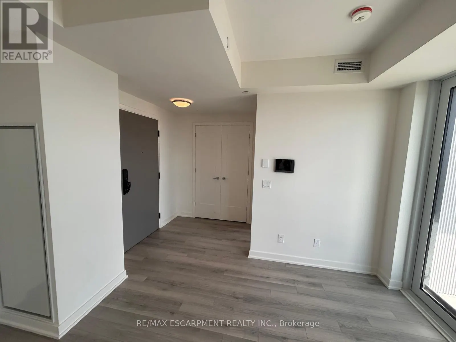 1808 - 3079 TRAFALGAR ROAD