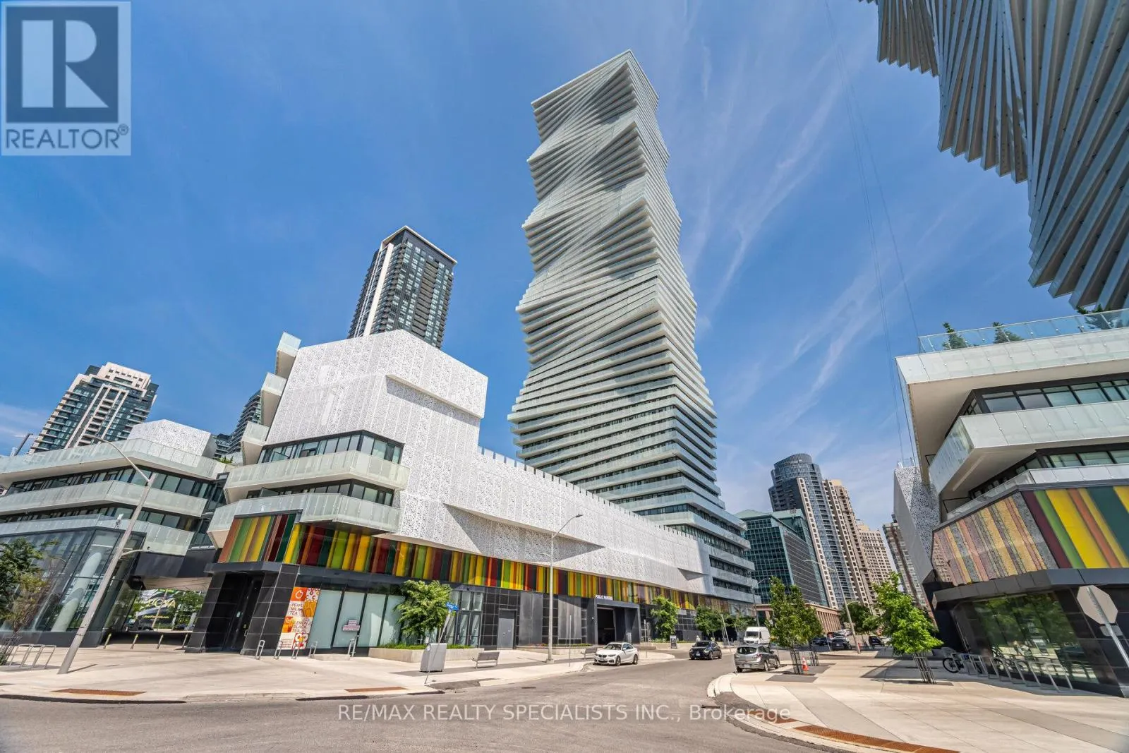701 - 3900 CONFEDERATION PARKWAY