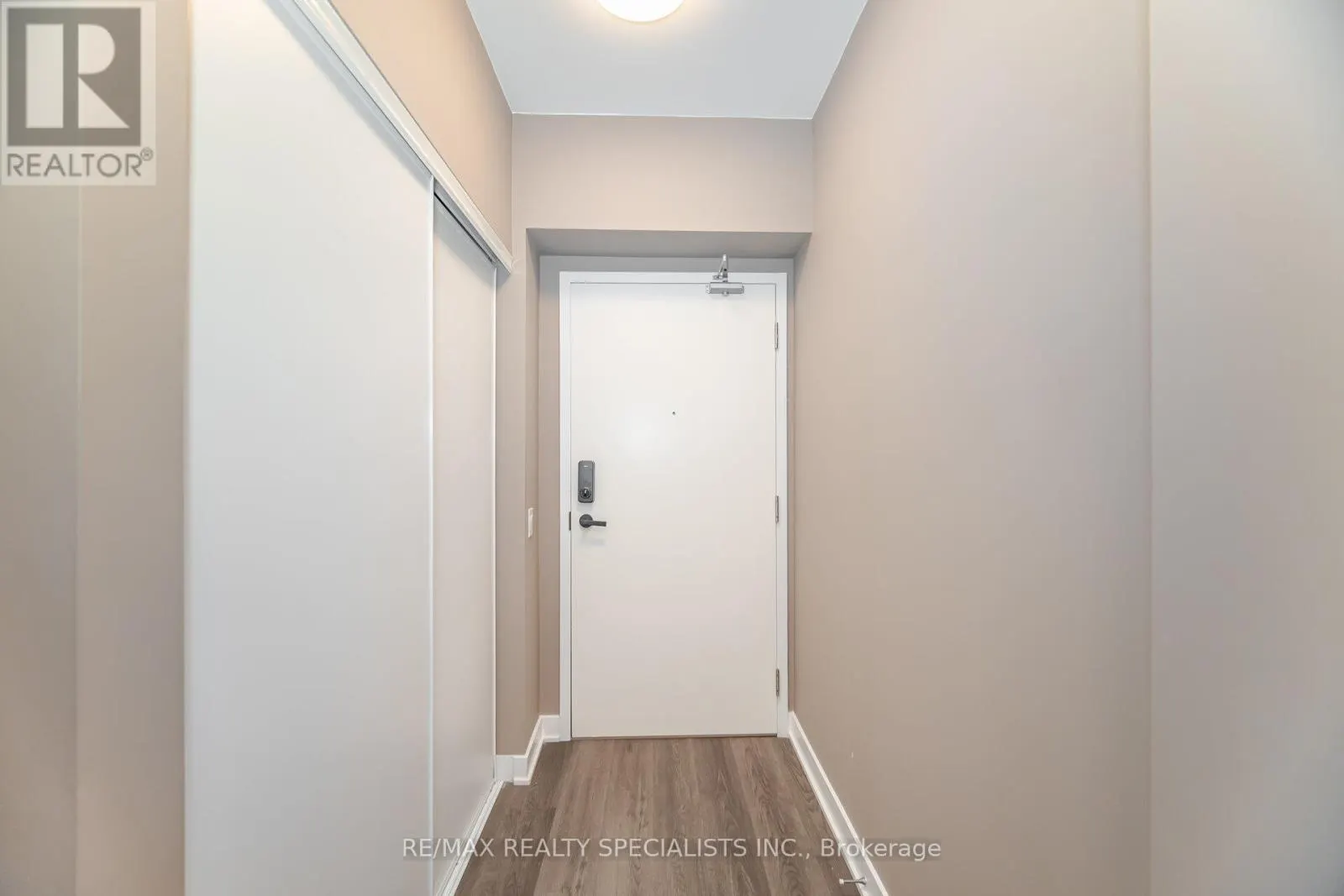 701 - 3900 CONFEDERATION PARKWAY