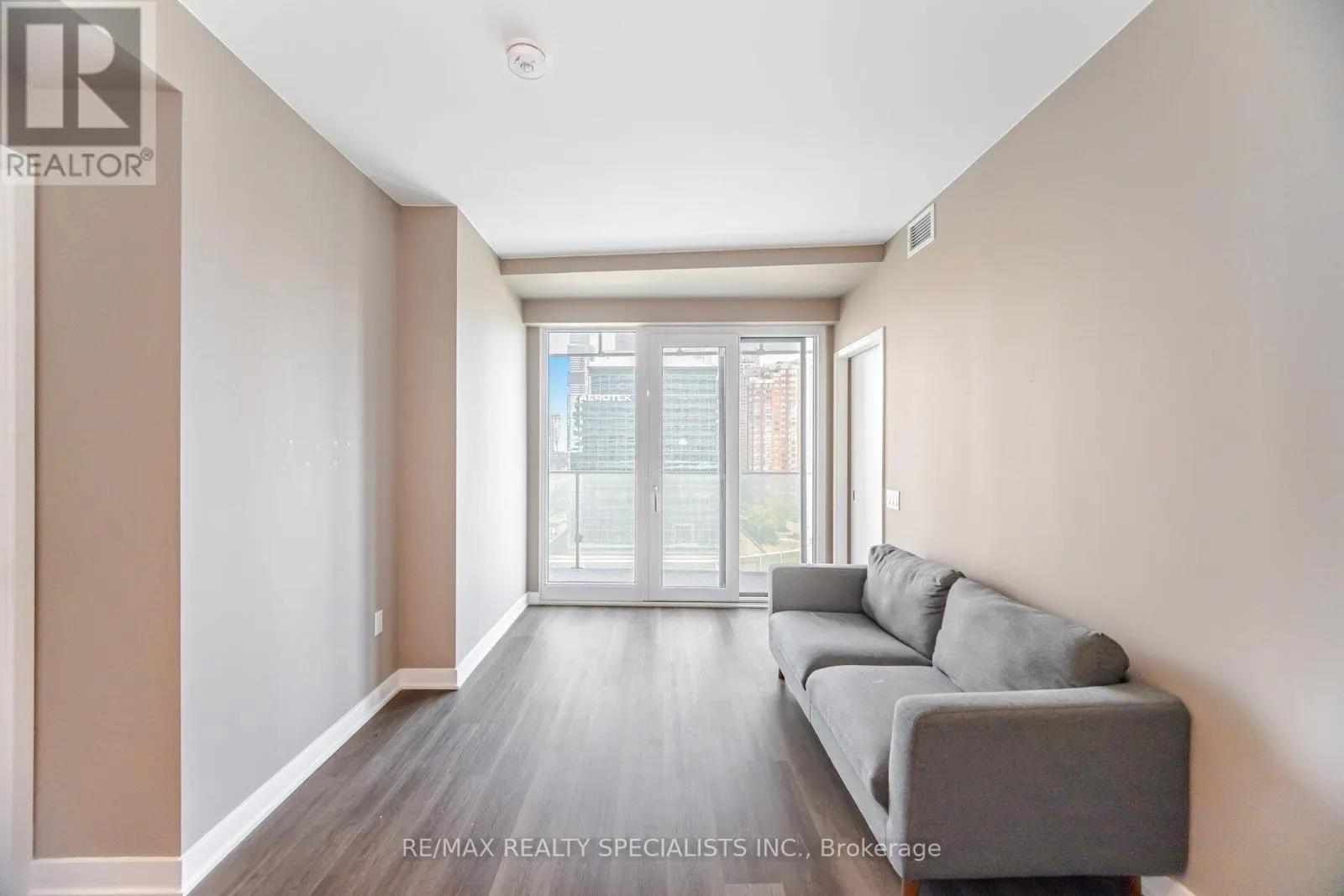 701 - 3900 CONFEDERATION PARKWAY