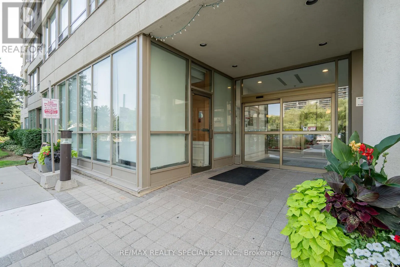 703 - 75 KING STREET E