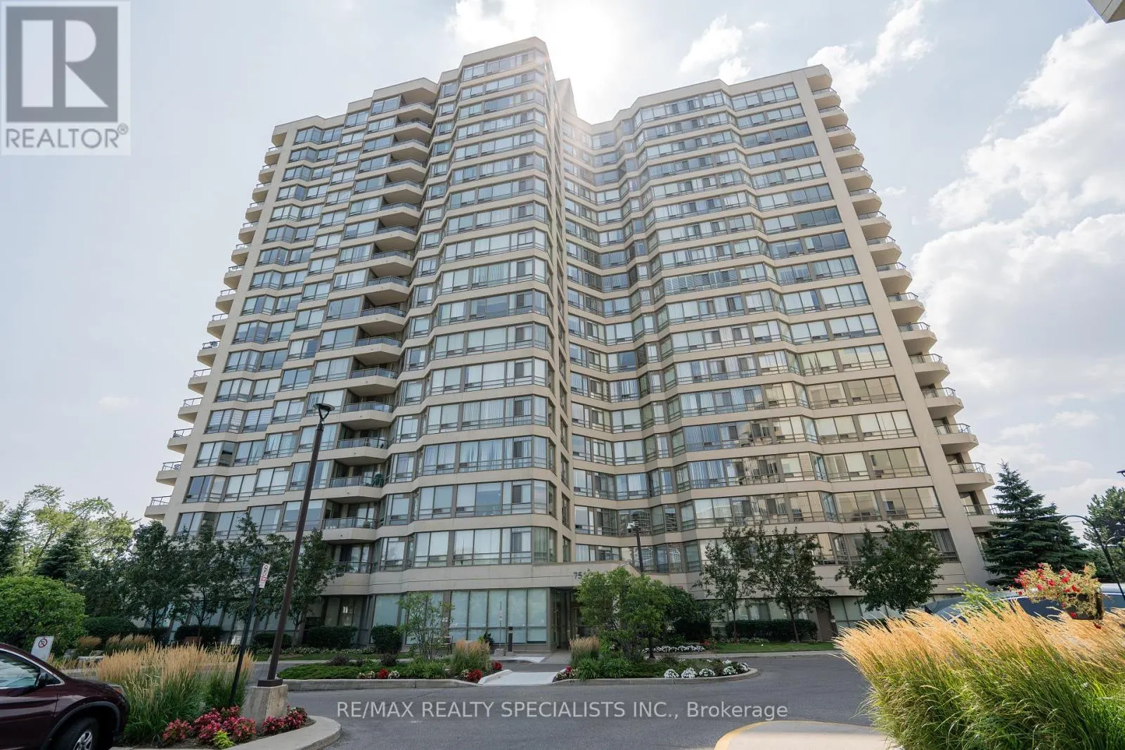 703 - 75 KING STREET E