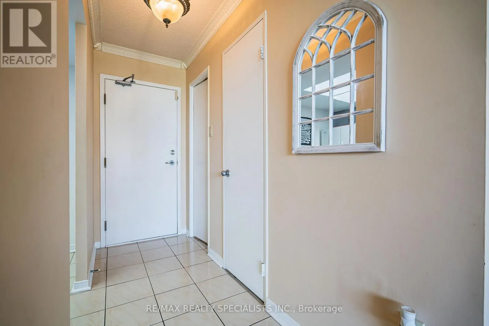 703 - 75 KING STREET E