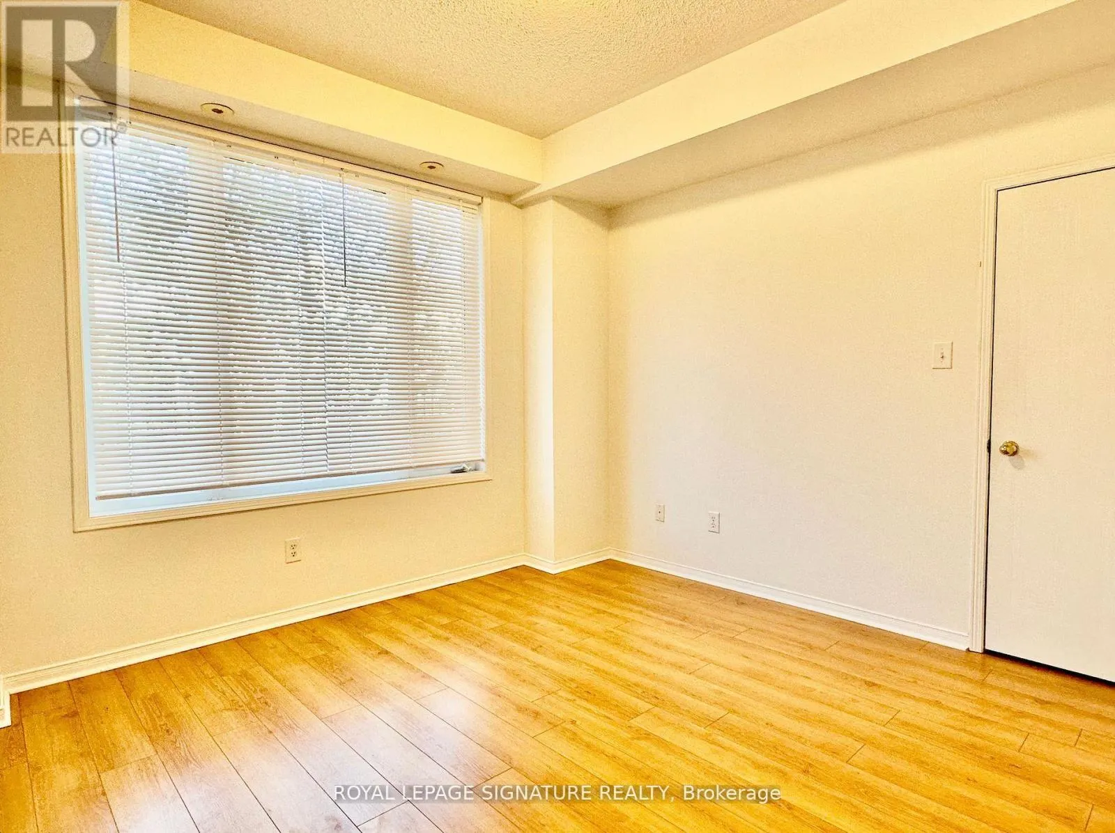 86 - 3088 EGLINTON AVENUE