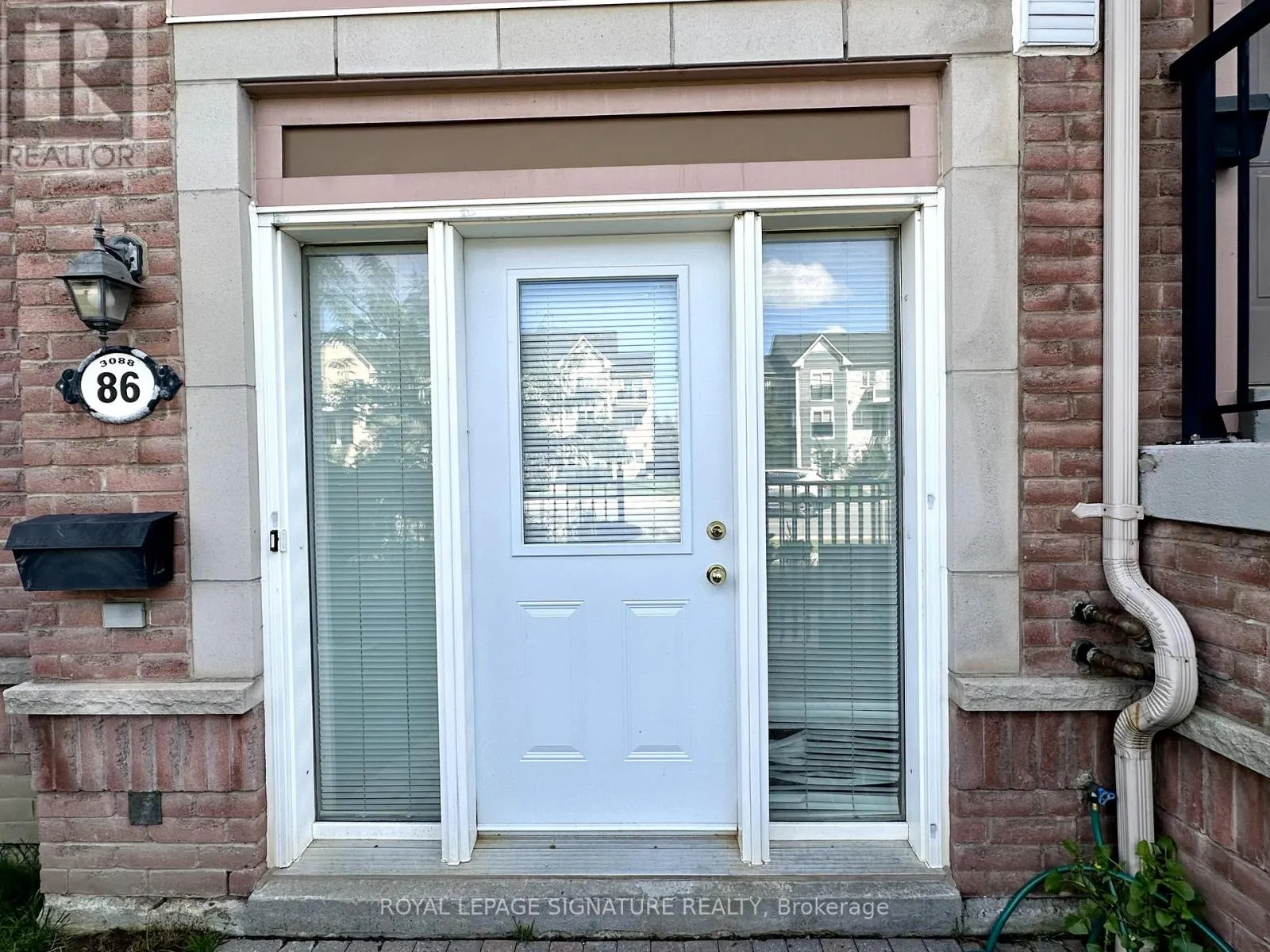86 - 3088 EGLINTON AVENUE
