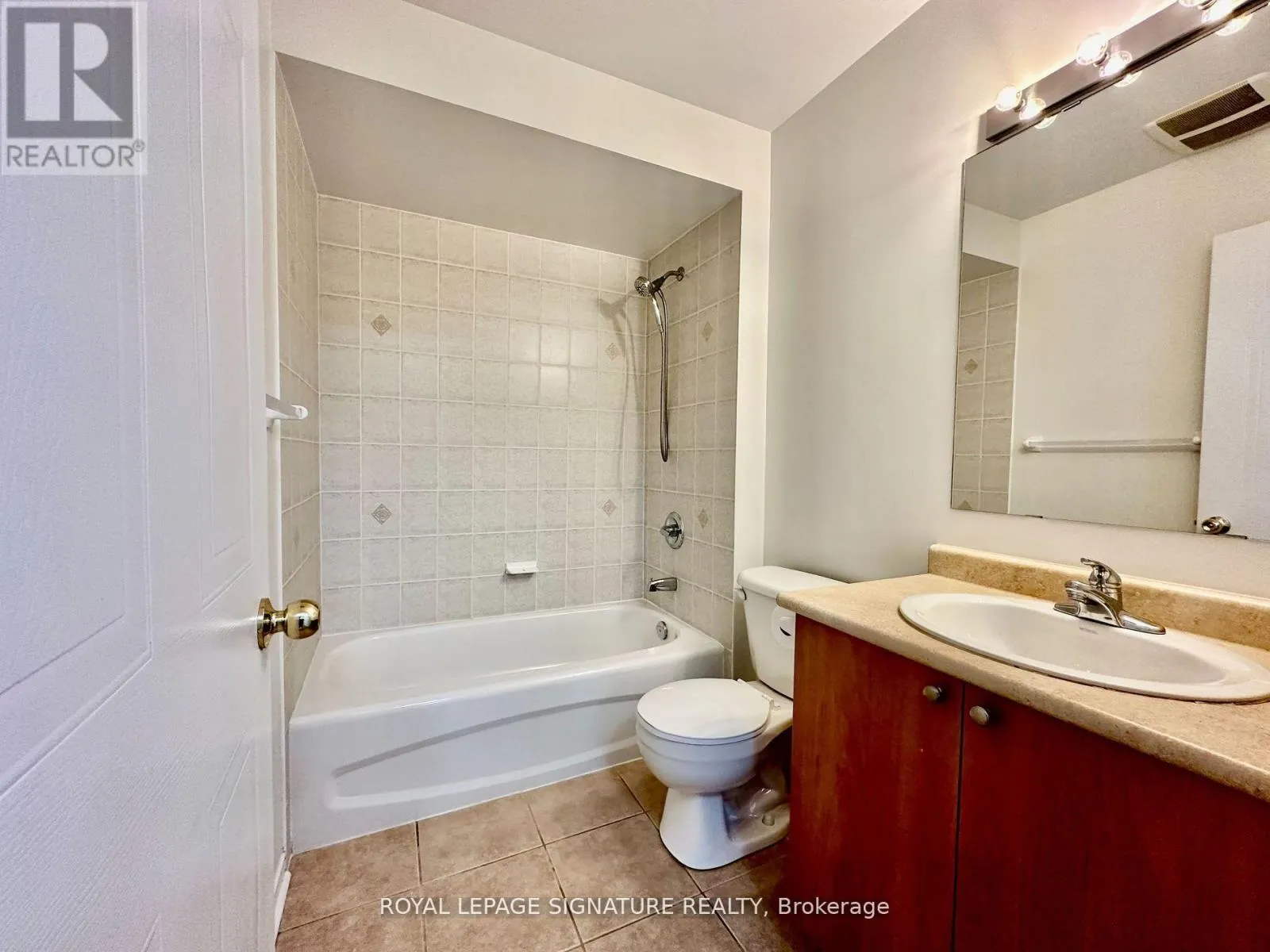 86 - 3088 EGLINTON AVENUE