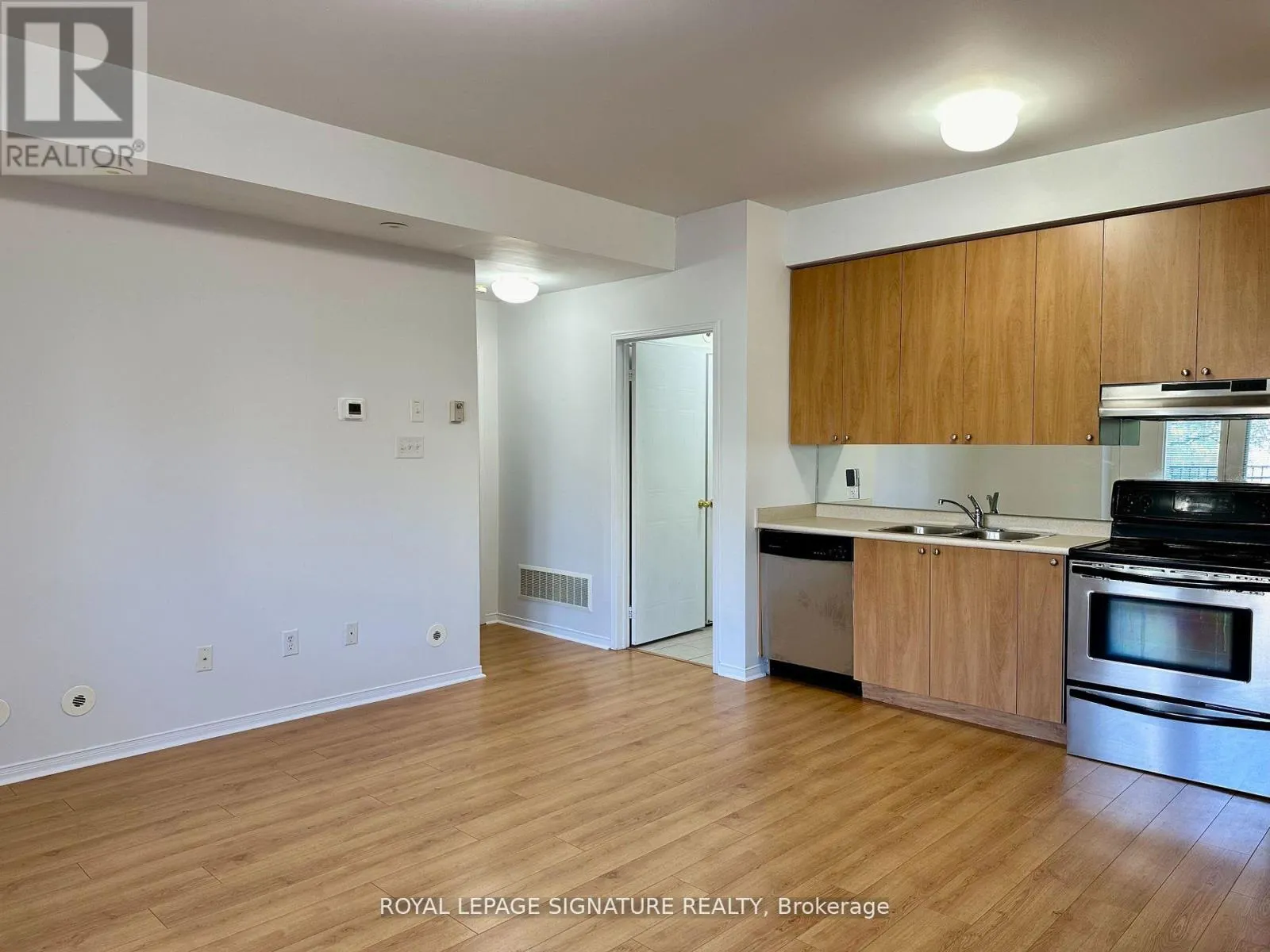 86 - 3088 EGLINTON AVENUE