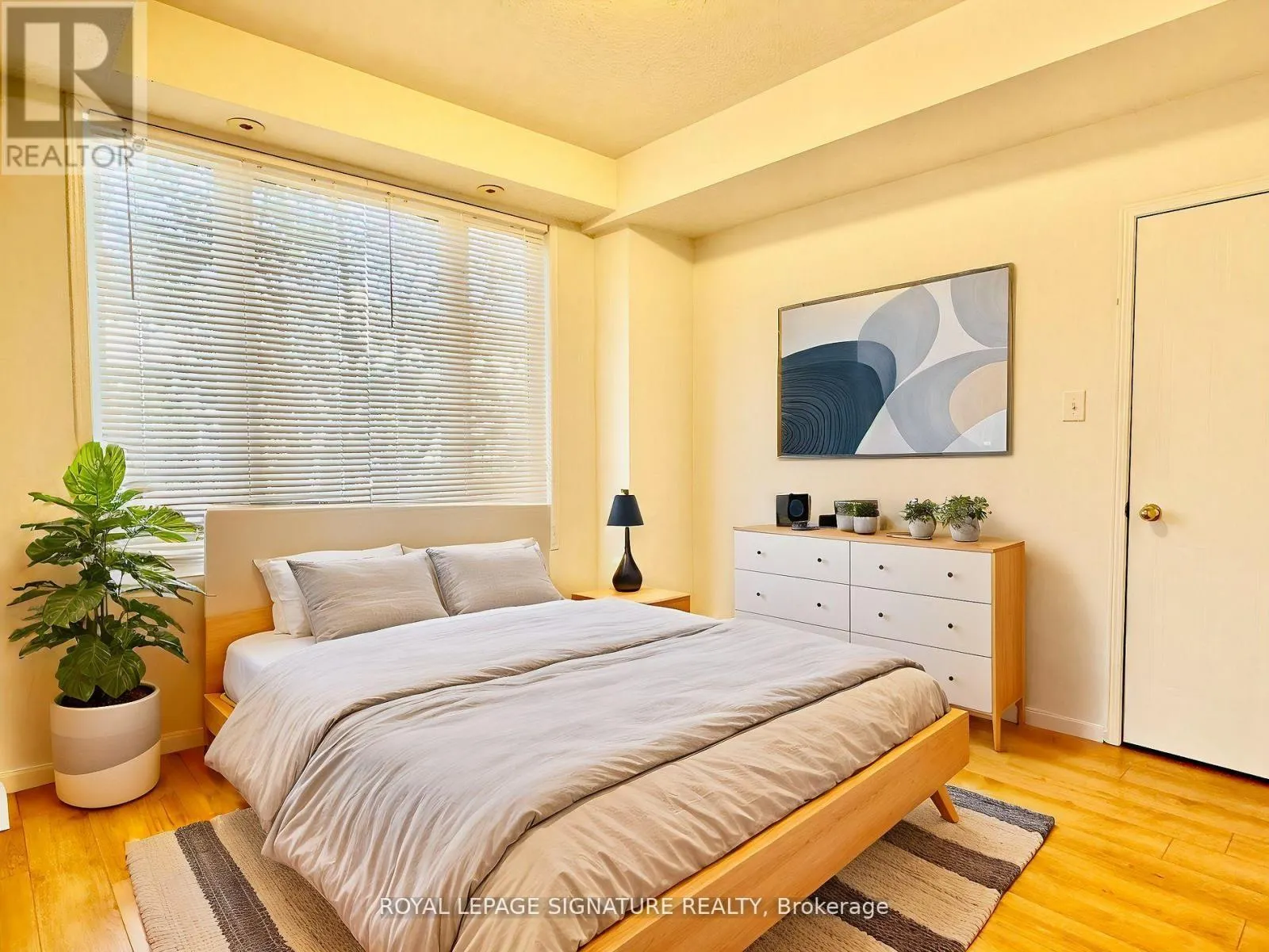 86 - 3088 EGLINTON AVENUE