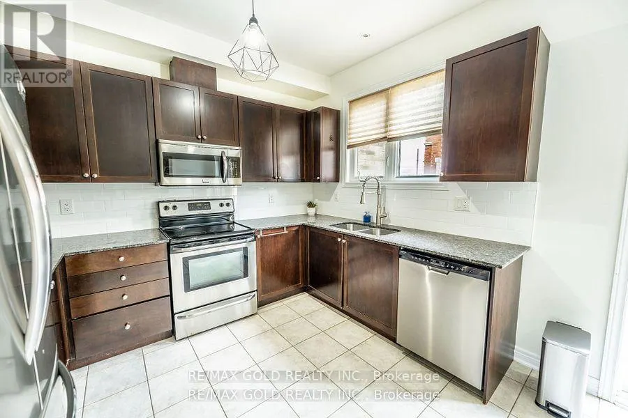 34 ROCKBROOK TRAIL
