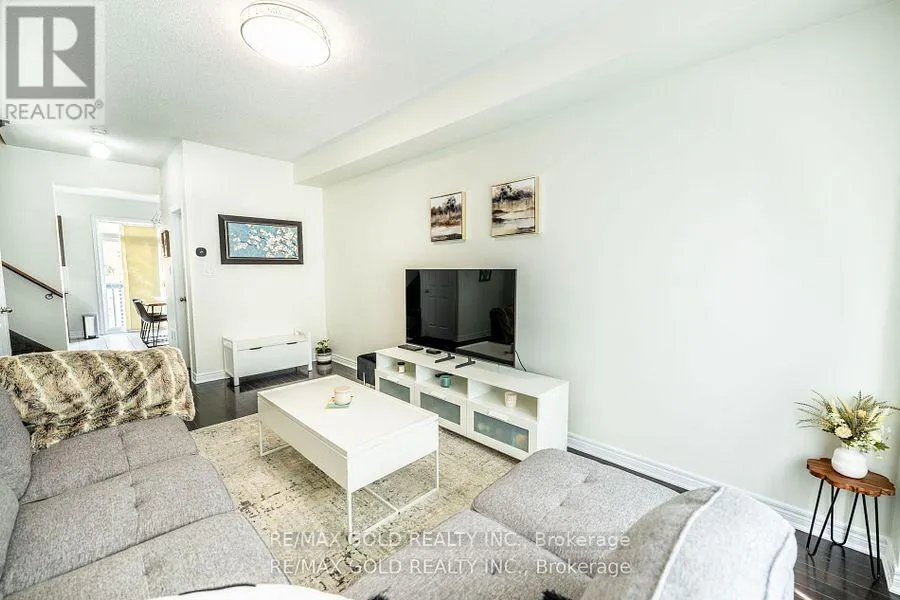 34 ROCKBROOK TRAIL