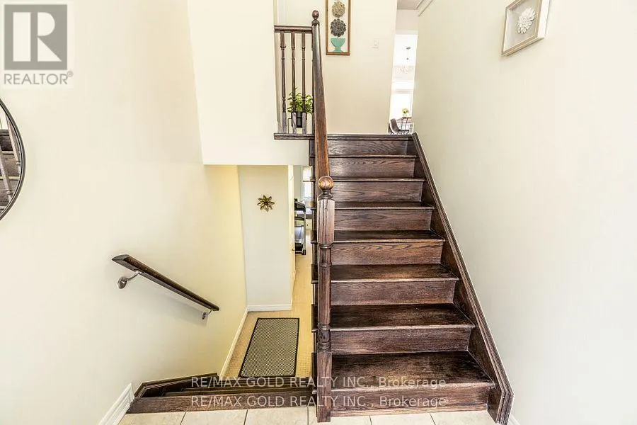 34 ROCKBROOK TRAIL