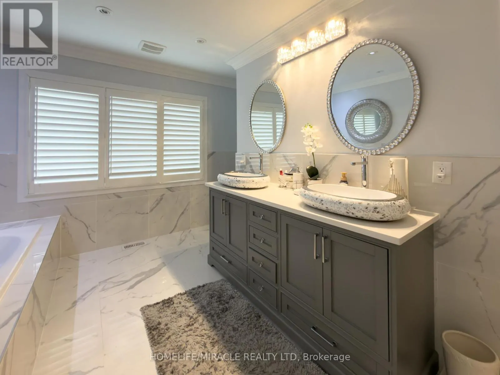 404 QUEEN MARY DRIVE