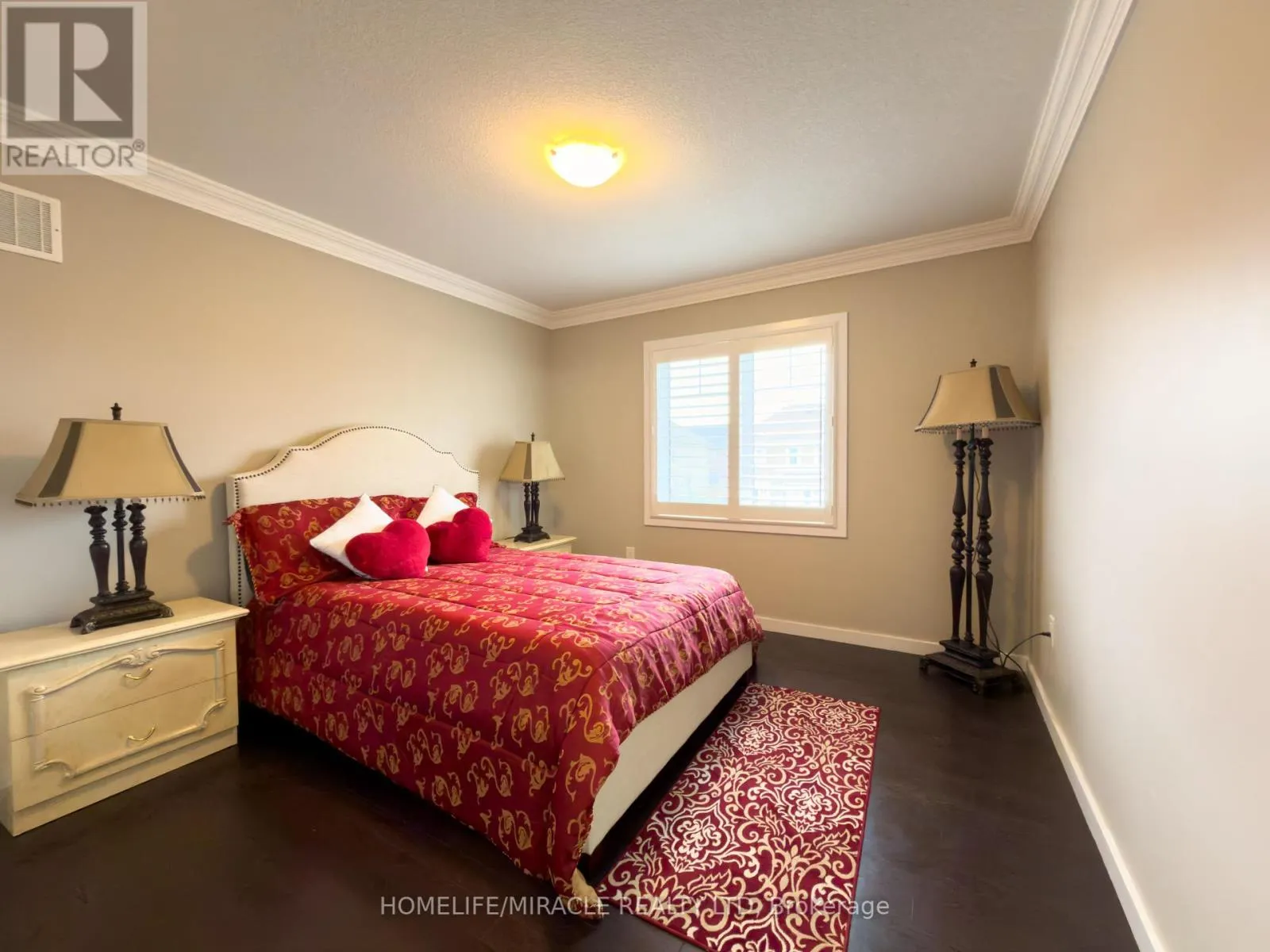 404 QUEEN MARY DRIVE