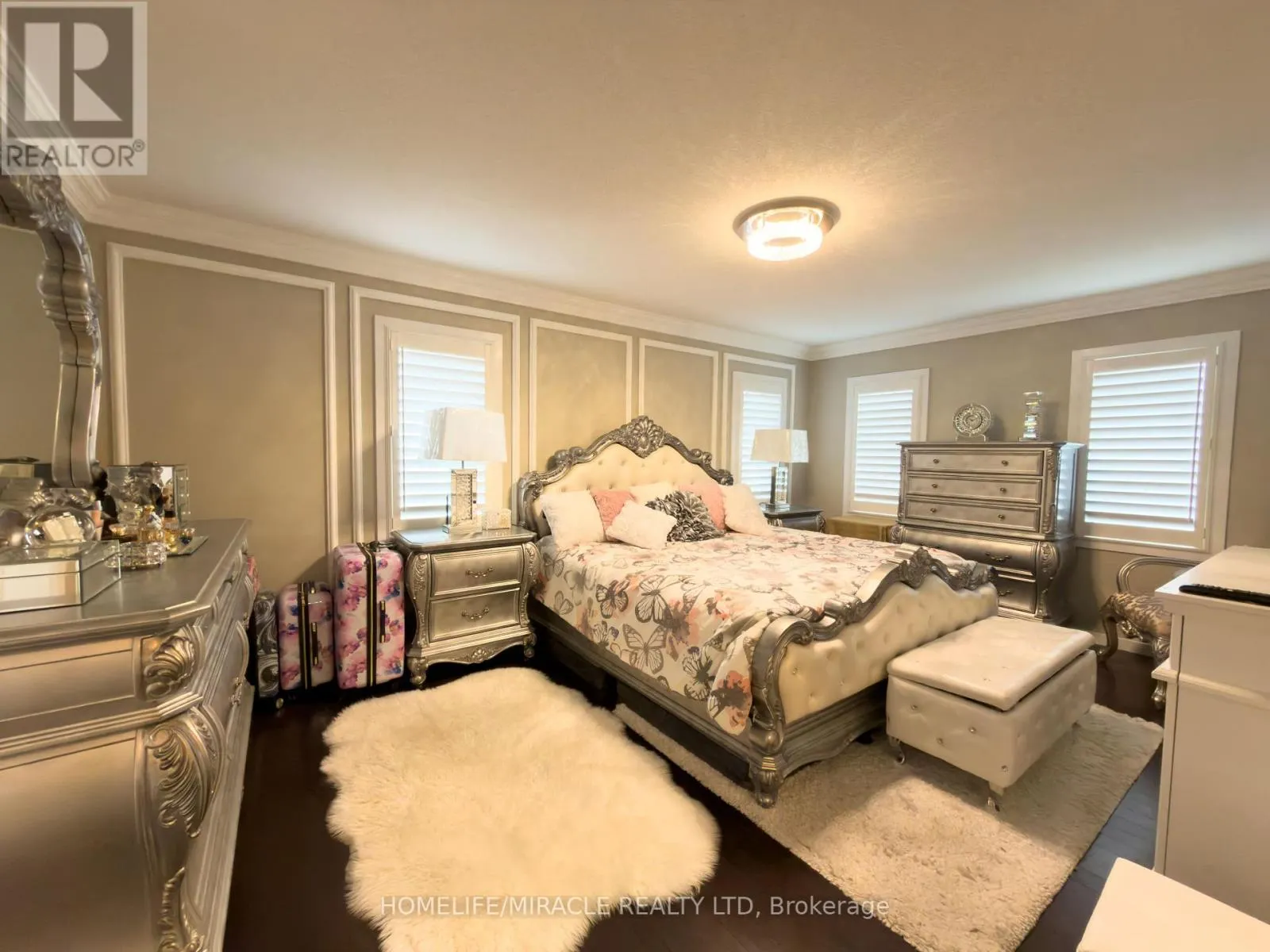 404 QUEEN MARY DRIVE