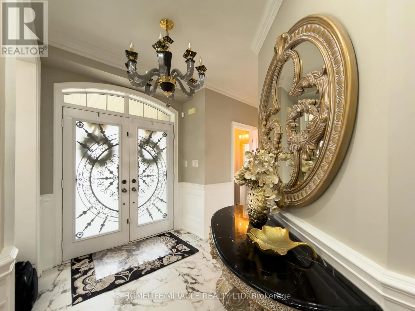 404 QUEEN MARY DRIVE
