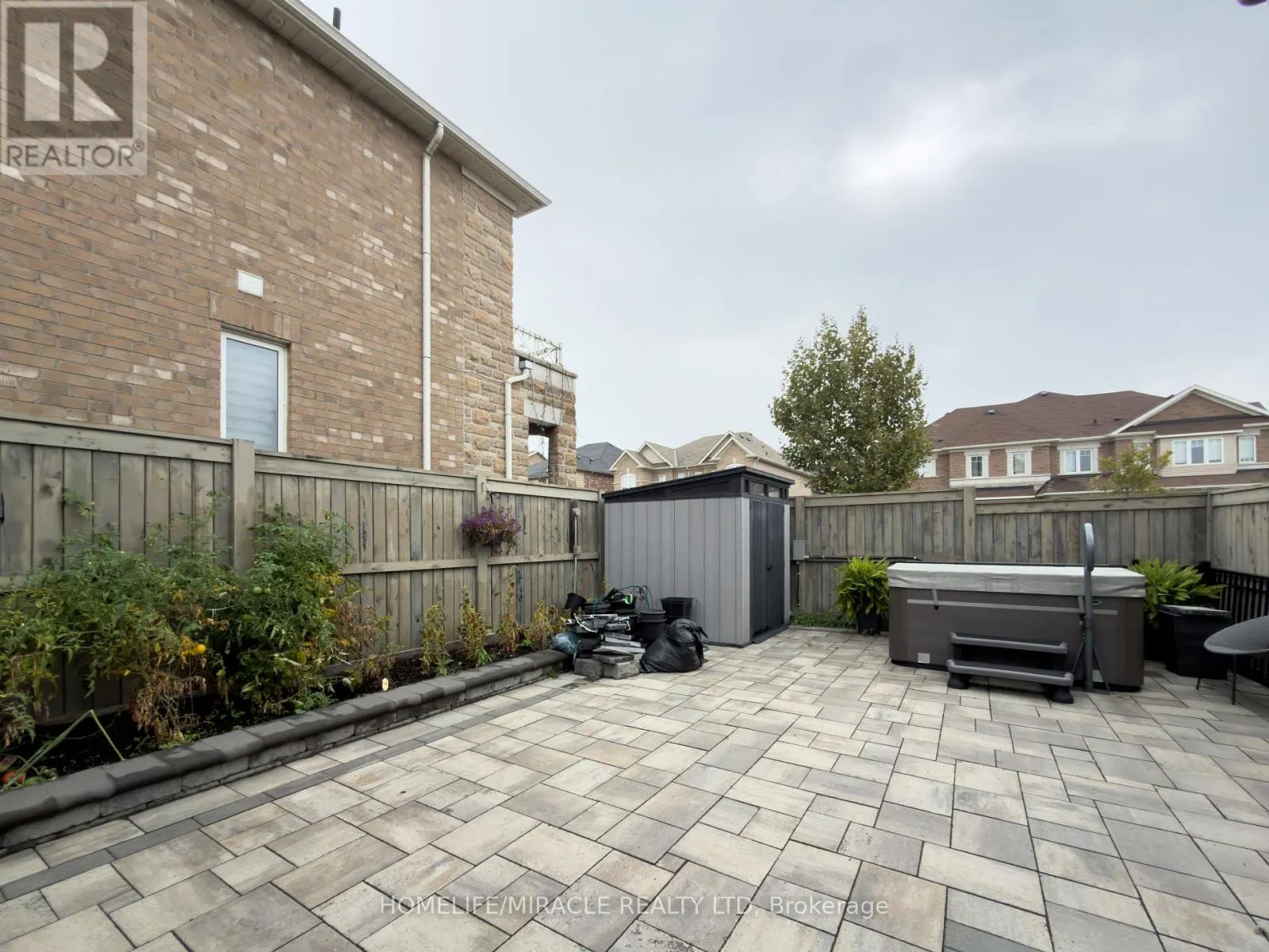 404 QUEEN MARY DRIVE