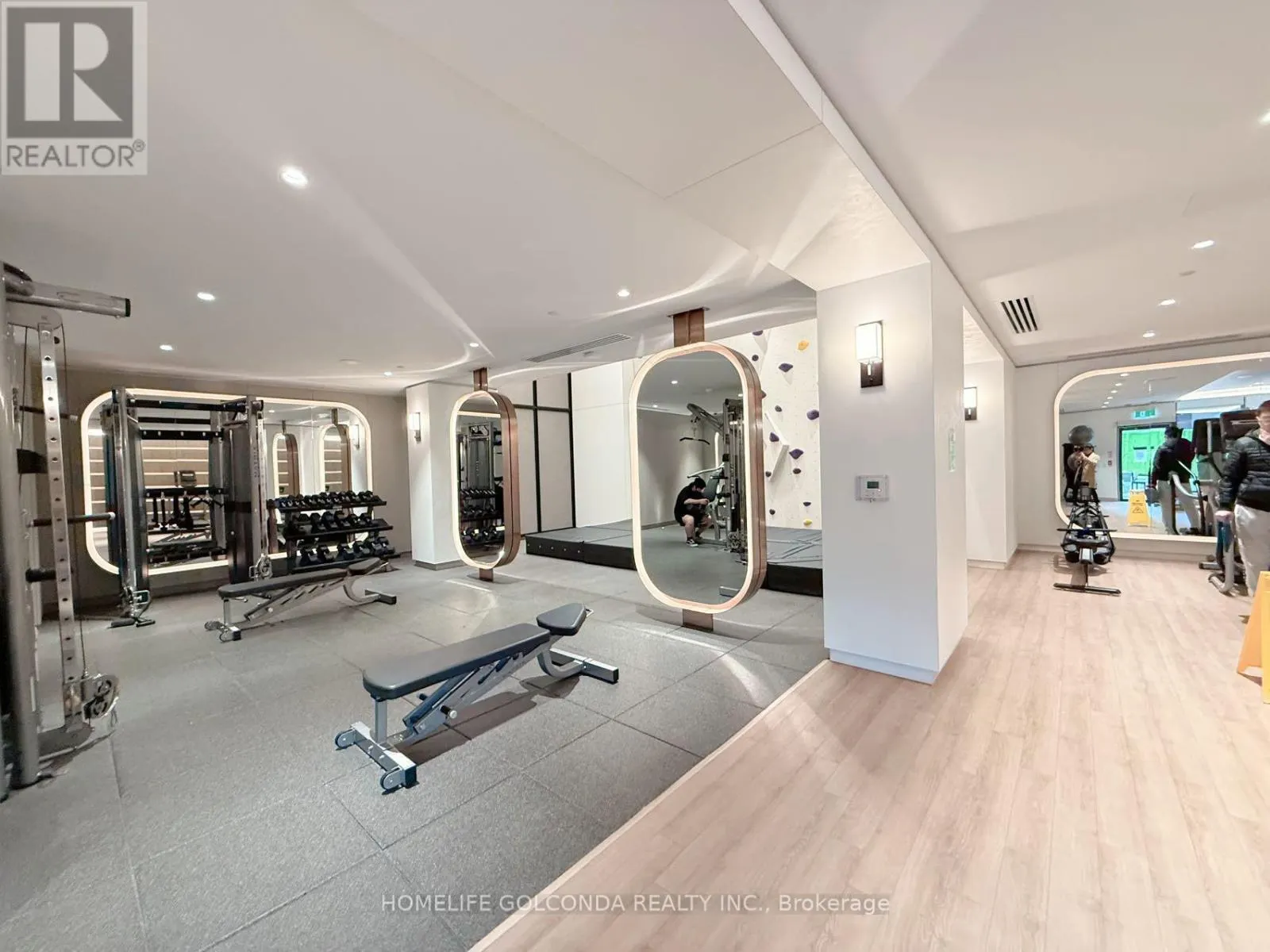 LPH20 - 1100 SHEPPARD AVENUE W