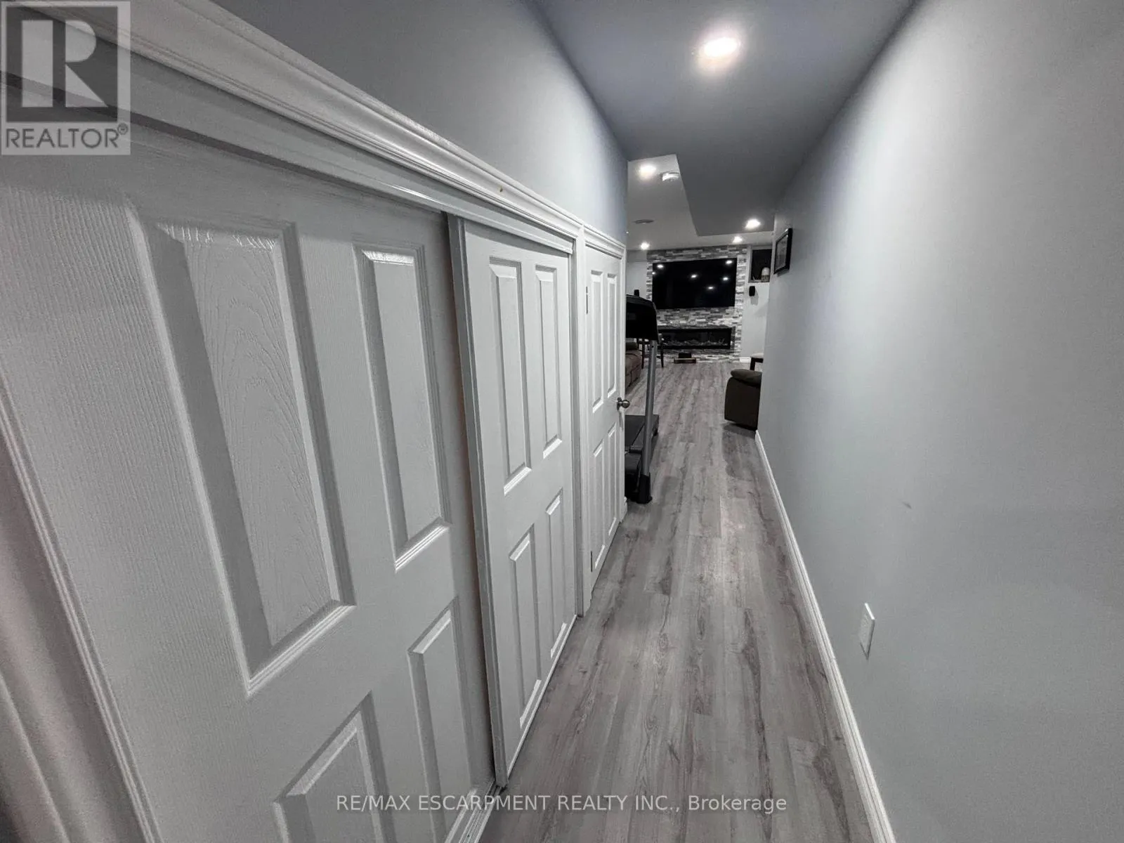 LOWER - 4272 MURVEL AVENUE