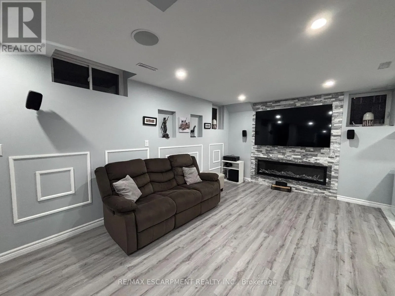 LOWER - 4272 MURVEL AVENUE