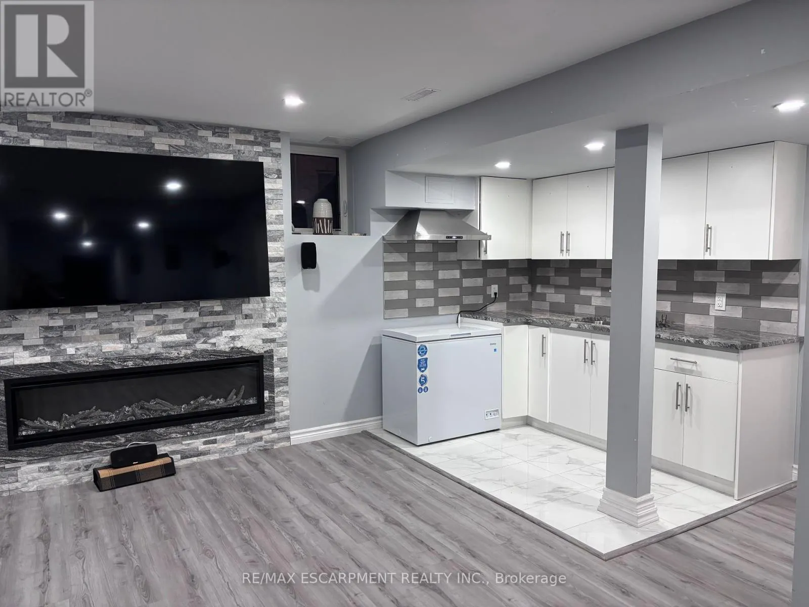 LOWER - 4272 MURVEL AVENUE
